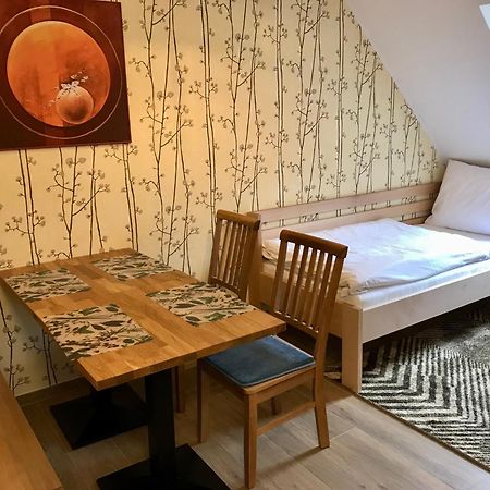 Golden Wood Apartments 比尔森 外观 照片