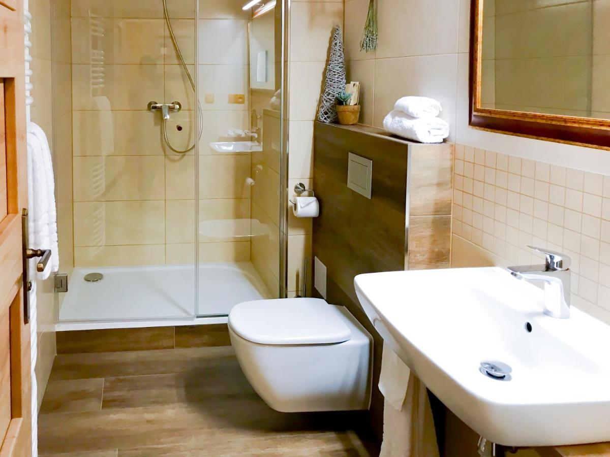 Golden Wood Apartments 比尔森 外观 照片