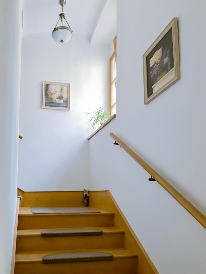 Golden Wood Apartments 比尔森 外观 照片