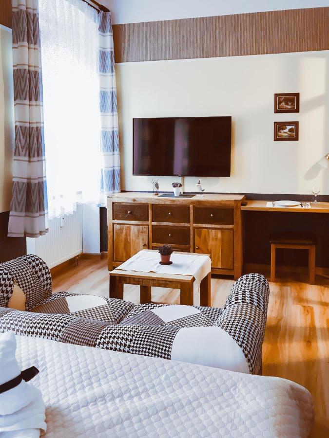 Golden Wood Apartments 比尔森 外观 照片