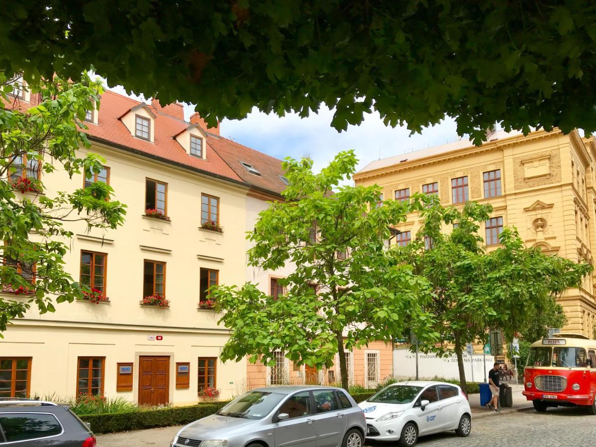 Golden Wood Apartments 比尔森 外观 照片
